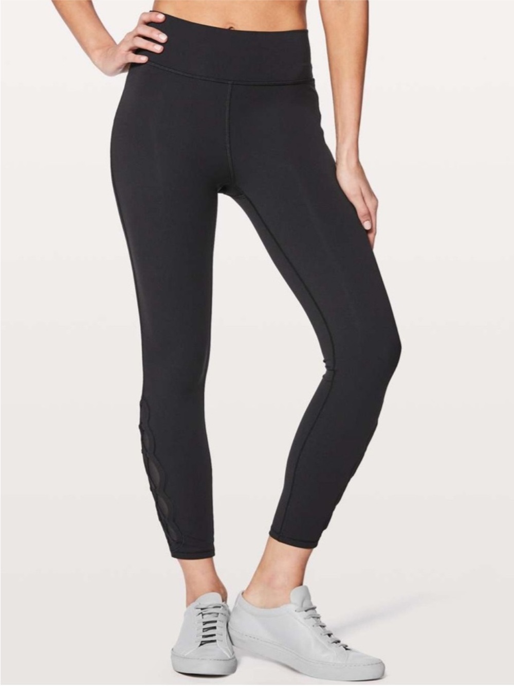 Lululemon Tied To It 7/8 Tight 25" Black size 6